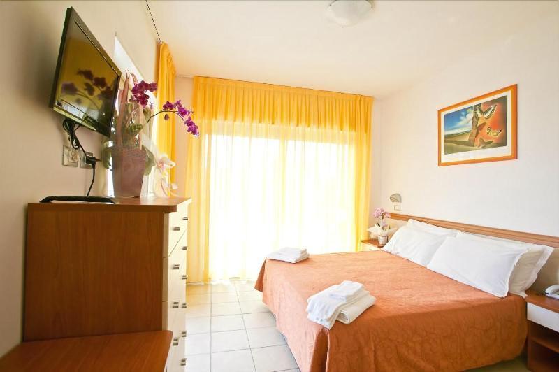 Hotel Adria Beach Club Cesenatico Exterior foto