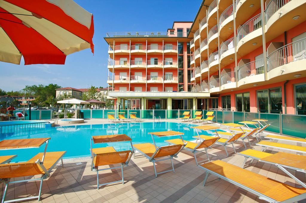Hotel Adria Beach Club Cesenatico Exterior foto