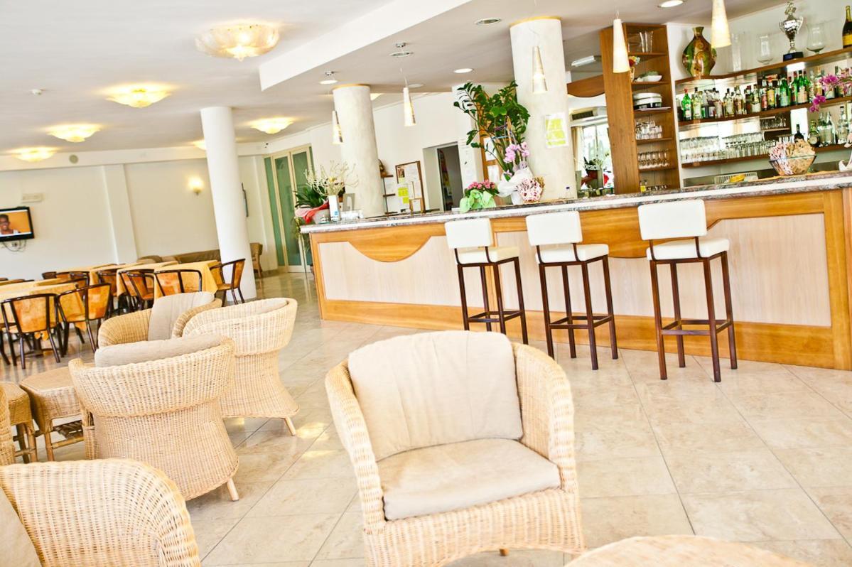 Hotel Adria Beach Club Cesenatico Exterior foto