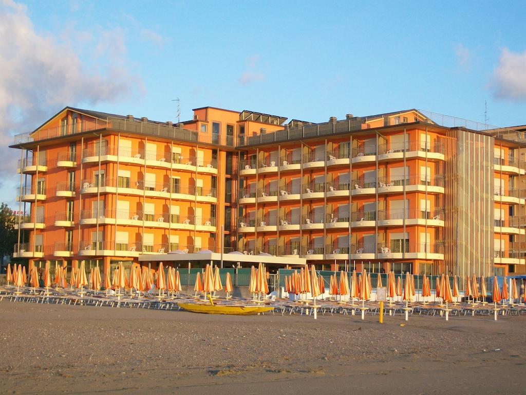 Hotel Adria Beach Club Cesenatico Exterior foto