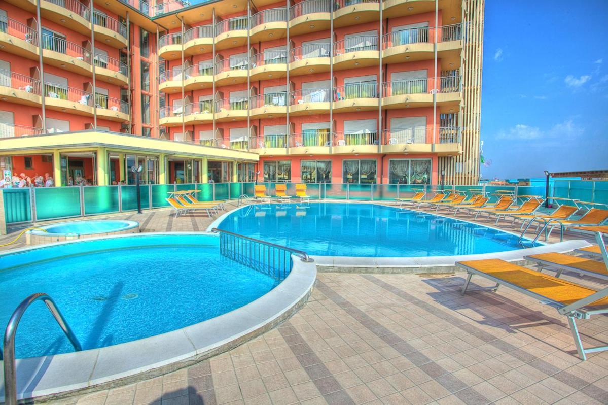 Hotel Adria Beach Club Cesenatico Exterior foto